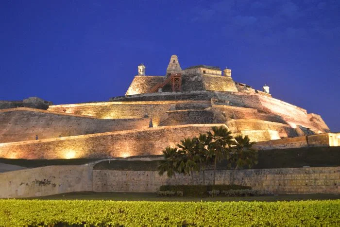 Turismo en Cartagena: murallas, iglesias y playas cercanas