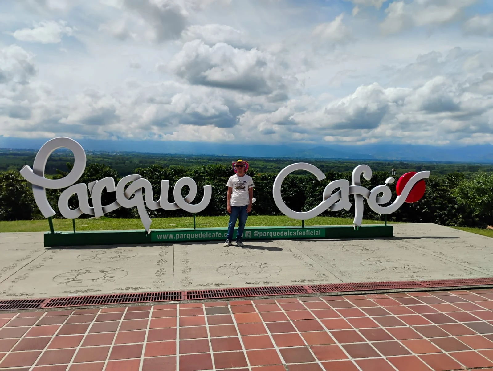 Paquetes turísticos en el Eje Cafetero: hotel y tours de café