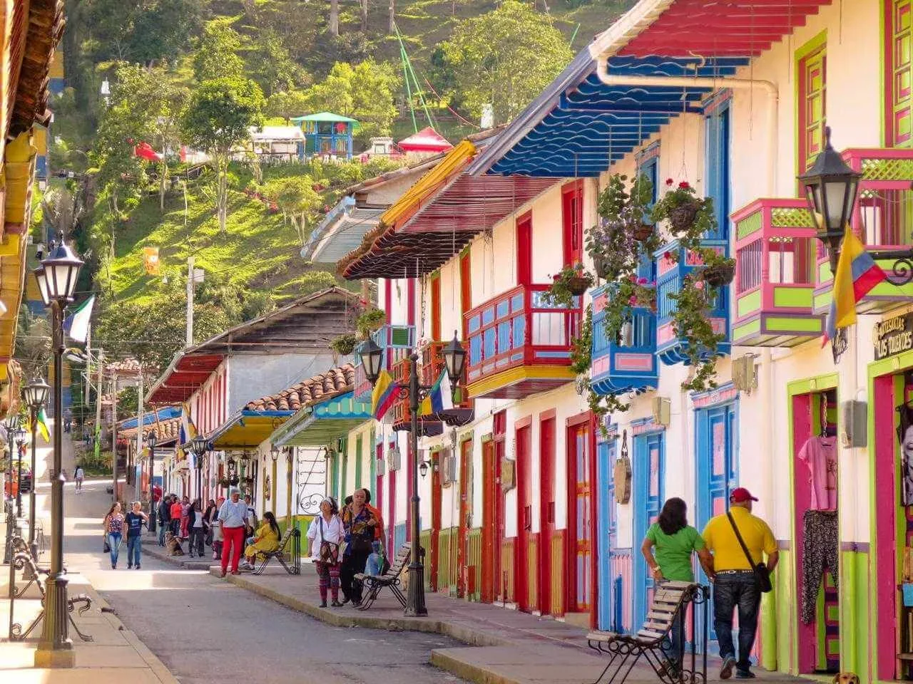 Sitios turísticos de Salento: Valle de Cocora, miradores y cafés — mapa y rutas recomendadas